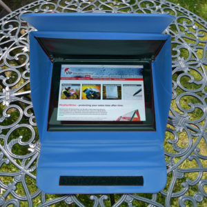 LightShieldÂ® - Protect your tablet from sun glare for Tablets up to 9.7" - Aqua Blue